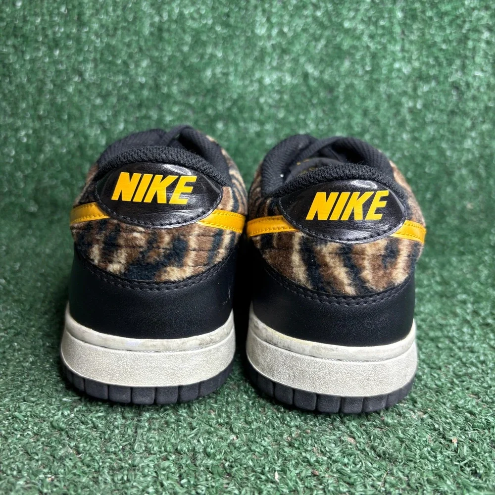 Nike Dunk Low GS Tiger Print Faux Fur Animal Pack Sneakers Black Womens 7 (5.5Y)